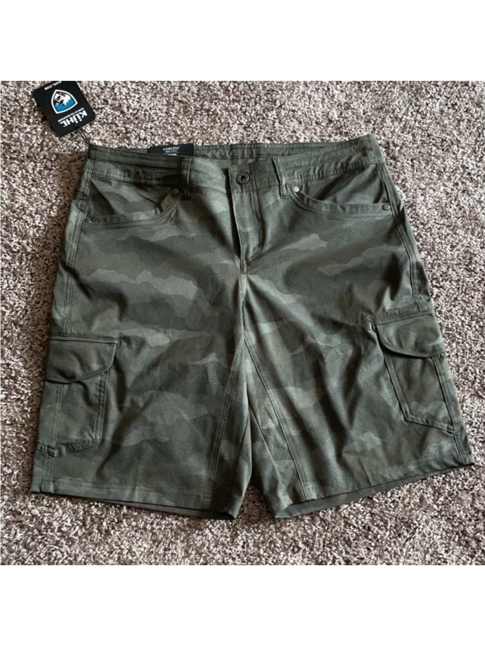 Kuhl olive green camo Cargo Shorts w Size 10 so light and comfortable